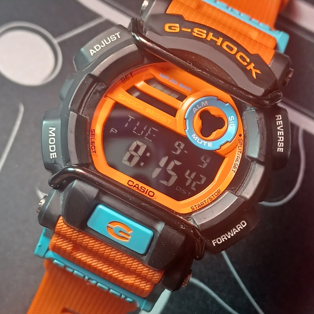 CASIO G-SHOCK GD400DN